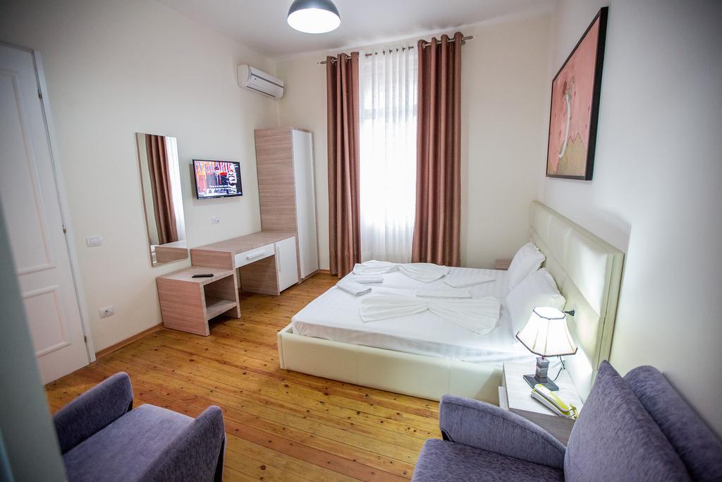 Living Hotel Tirana Zewnętrze zdjęcie
