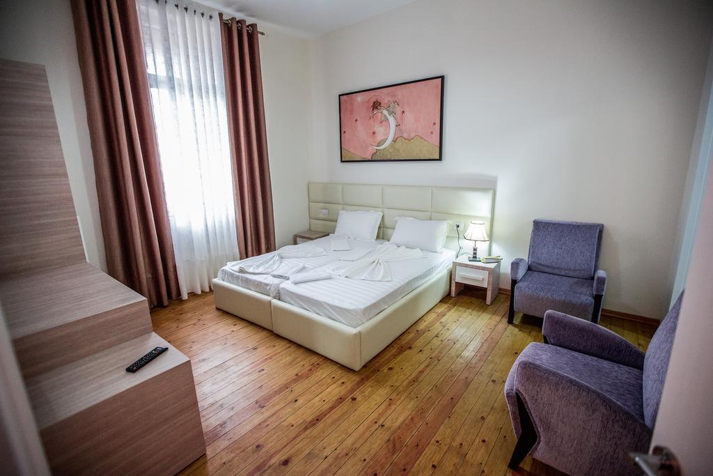 Living Hotel Tirana Pokój zdjęcie