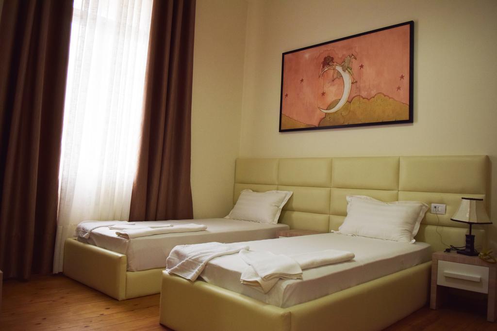 Living Hotel Tirana Zewnętrze zdjęcie
