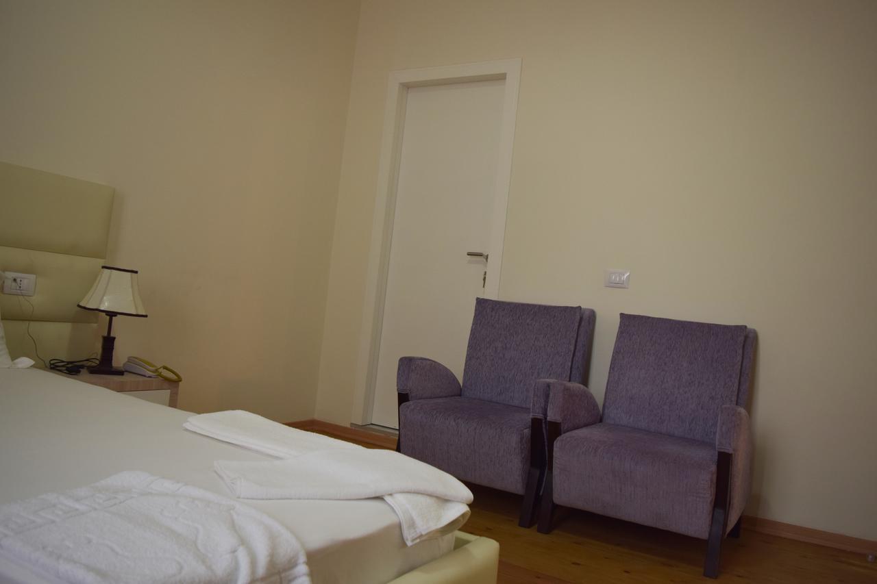Living Hotel Tirana Zewnętrze zdjęcie