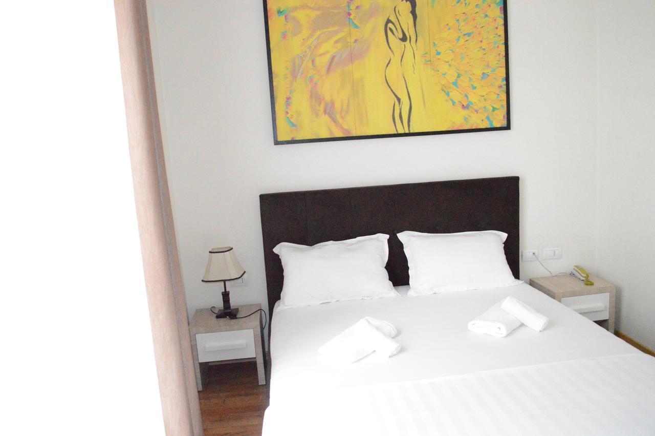 Living Hotel Tirana Zewnętrze zdjęcie