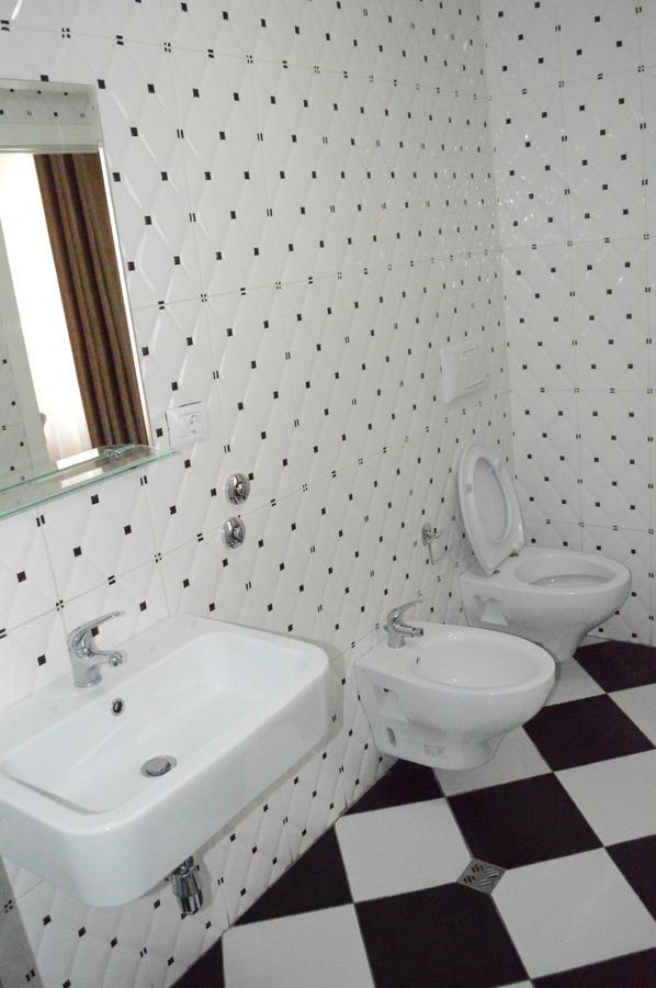 Living Hotel Tirana Zewnętrze zdjęcie