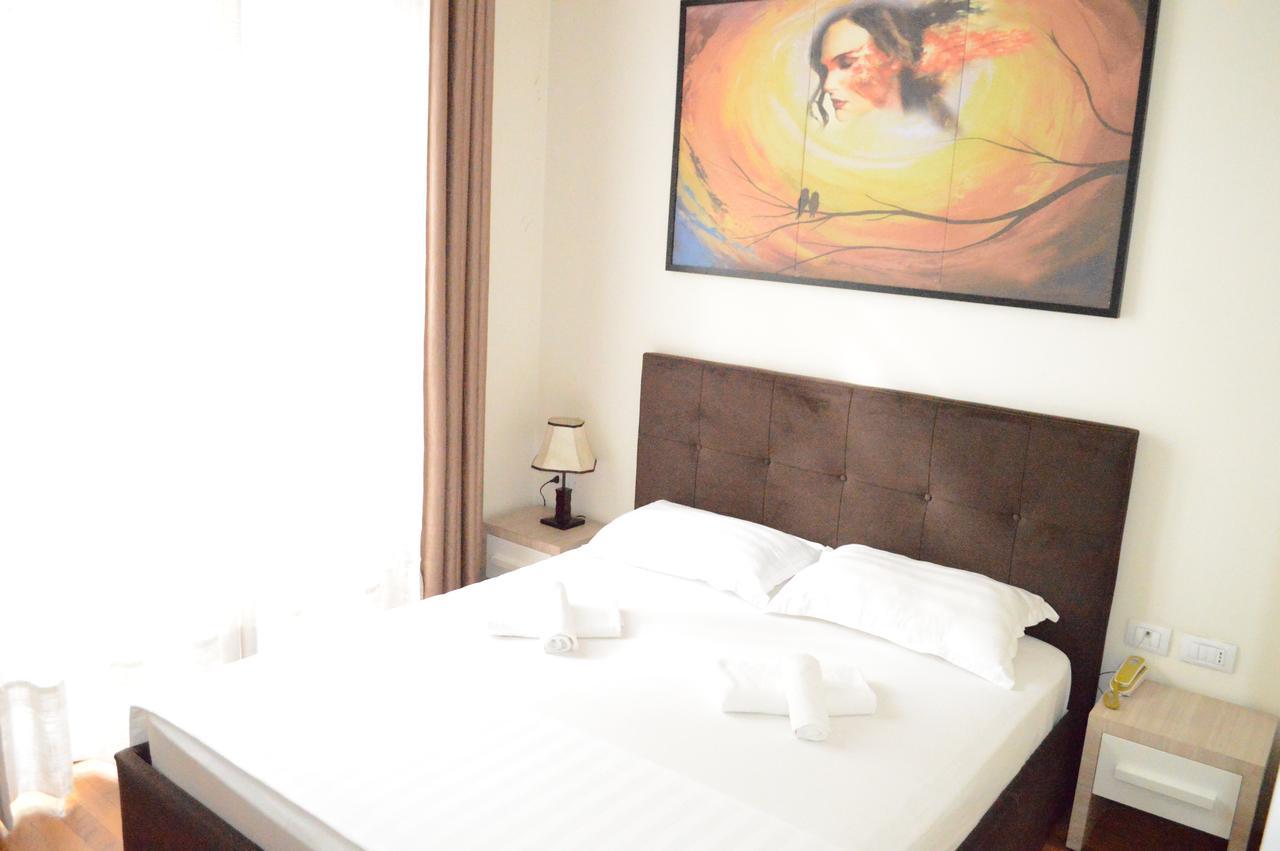Living Hotel Tirana Zewnętrze zdjęcie