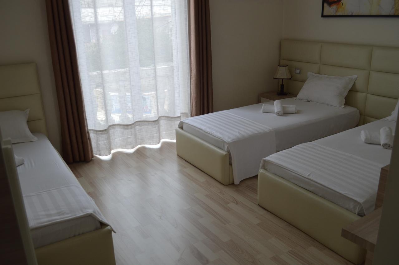 Living Hotel Tirana Zewnętrze zdjęcie