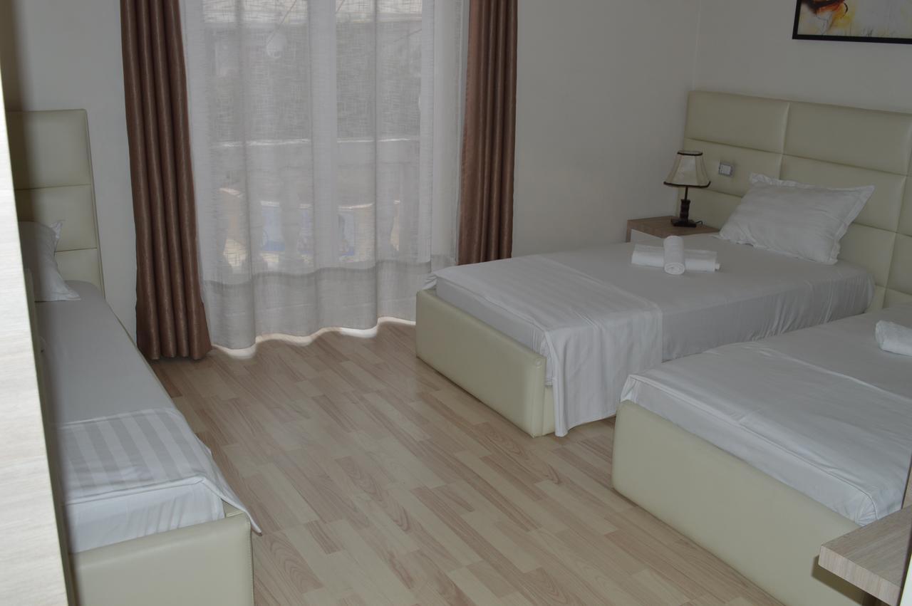 Living Hotel Tirana Zewnętrze zdjęcie