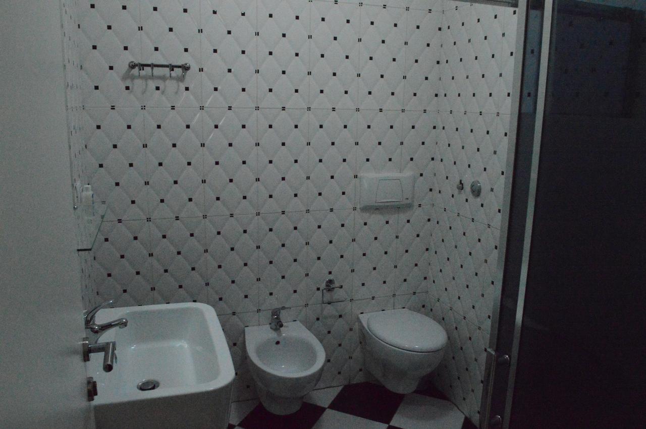 Living Hotel Tirana Zewnętrze zdjęcie
