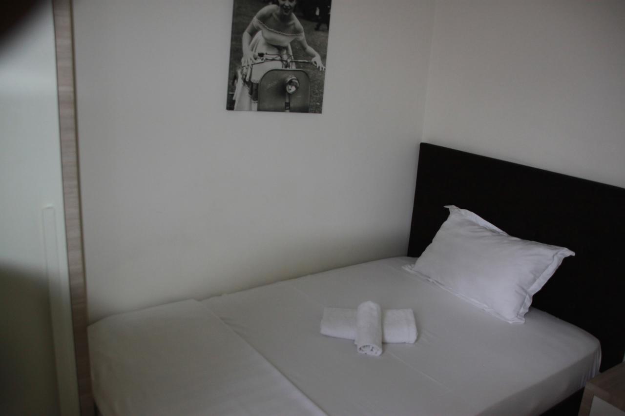 Living Hotel Tirana Zewnętrze zdjęcie