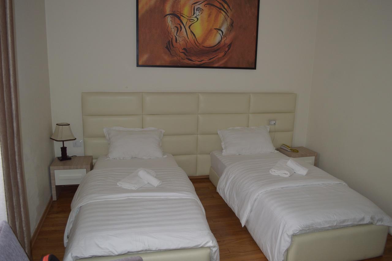 Living Hotel Tirana Zewnętrze zdjęcie